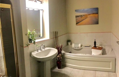 Seguin Hotel | Log Cabin Inn