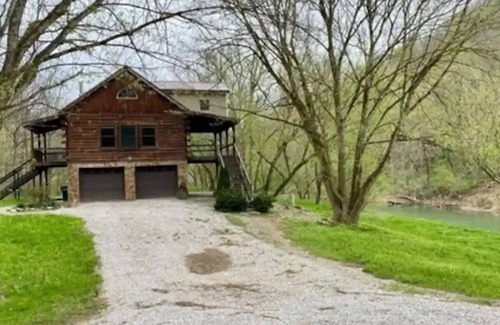 Dabolt Cabin | Log Cabin on the beautiful Rockcastle River