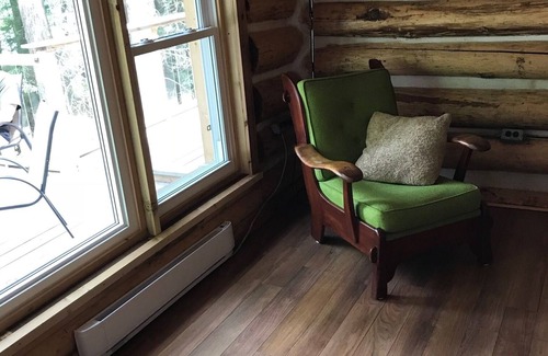Madawaska Valley Cabin | Log Cabin on the Lake Close to Algonquin Park