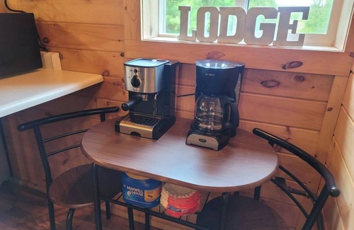 Bitely Cabin | Log Cabin Sisson Lake Kayaks Firepit Arcade Game