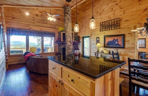 Murphy Cabin | LOG CABIN W/LONG-RANGE MOUNTAIN VIEWS! HUGE DECK W/FIRE PIT & GRILL. DISCOUNTS!