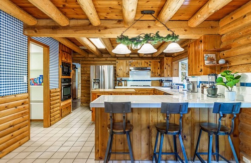 Coarsegold House | Log Cabin w/pool, spa, game room, sleeps 20!