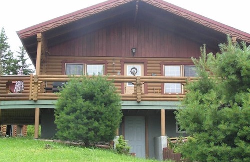 West Bay House | Log cabin with fantastic panoramic views