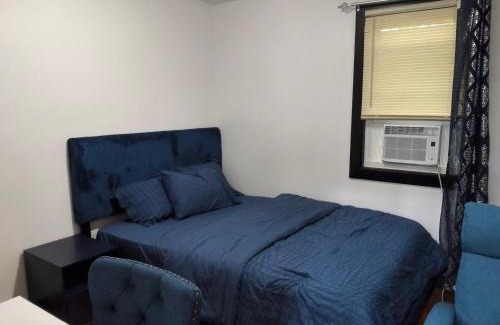 Weequahic Apartment | Log Comfort