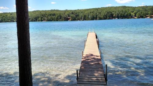 Kalkaska House | Log Cottage on Blue Lake