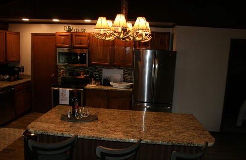 Cody House | Log home just 32 miles to the east gate of Yellowstone National Park