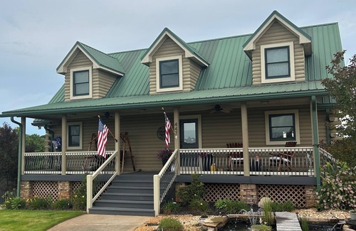 Inman House | ~ LOG HOME ON A BEAUTIFUL LAKE~Resort style pool~Charming Large 5 bedroom