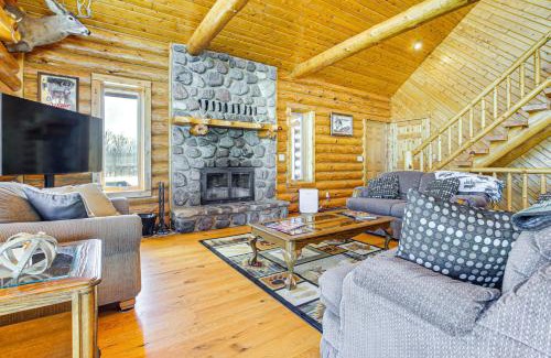 Abrams House | Log Home with Deck and Sunset Views 19 Mi to Oconto!