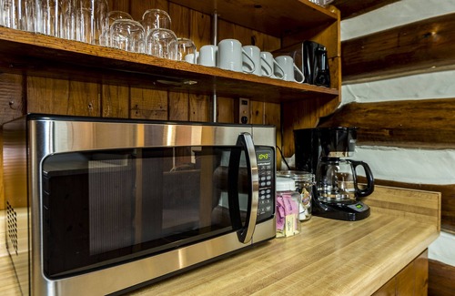 Mentone Cabin | Log Inn to your vintage vacation experience.