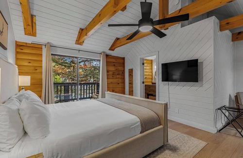 Cashiers Hotel | Log Suite at our Boutique Bed and Brewery
