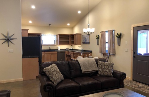 Whitefish Cabin | Logan Cabin - Private Outdoor Hot Tub - Glacier Country Cabins and Rec, Inc.