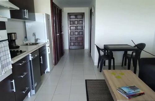 Cul de Sac Apartment | Logement 40 m2, front de mer à 50 m de la plage