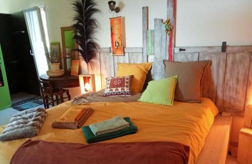 Carnoules Apartment | logement de charme avec piscine et jacuzzi
