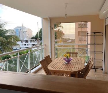 Riviere-Sens Apartment | logement entier vue sur mer