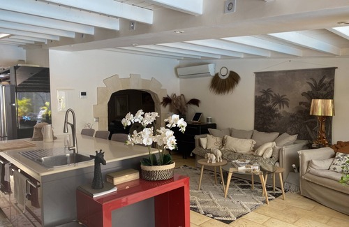 Les Abymes Condo | Logement Très Agréable à Vivre Situé au Centre de L'île