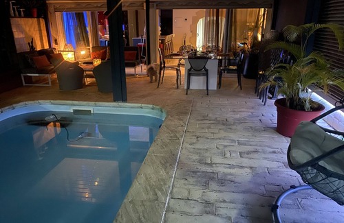 Les Abymes Condo | Logement Très Agréable à Vivre Situé au Centre de L'île