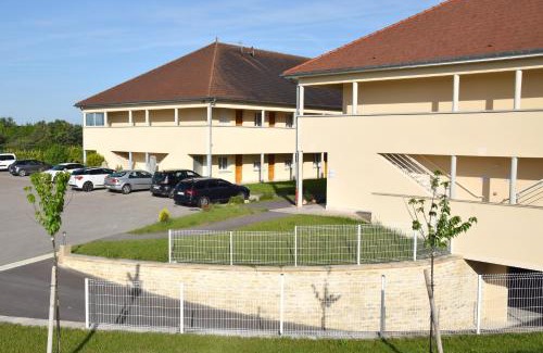 Creney-pres-Troyes Hotel | Logis Des Sources