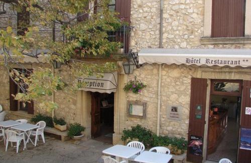 Le Barroux Hotel | Logis Hôtel Restaurant Les Géraniums