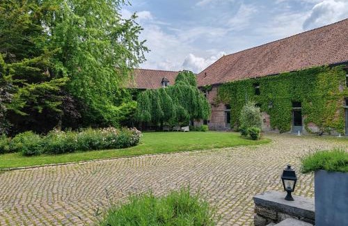 Artres Hotel | LOGIS-Hôtel-Restaurant La Gentilhommière