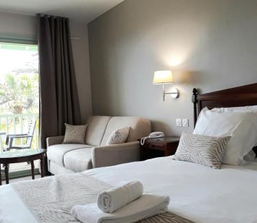 Bazas Hotel | Logis Hôtels- Hôtel et Restaurant Domaine de Fompeyre