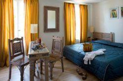 Beaulieu-sur-Dordogne Hotel | Logis hotel les flots bleus