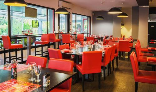 Lons-le-Saunier Hotel | Logis Hotel Lons-le-Saunier - Restaurant Le Grill