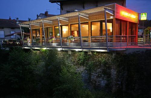 Vorey Hotel | Logis Hotel Restaurant Auberge Les Rives de l'Arzon
