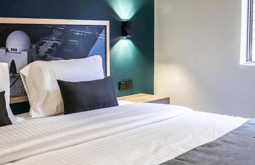 Shahrah-e-Faisal Hotel | LOKAL Rooms x Shahrah-e-Faisal (Nursery)