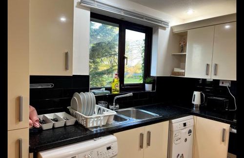 Borehamwood Apartment | London 2 bed-Apartment BEAUTIFUL