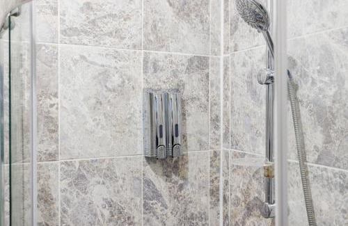 Cathedrals Apartment | London Bridge 2 Bed Apartment - Sleeps 3