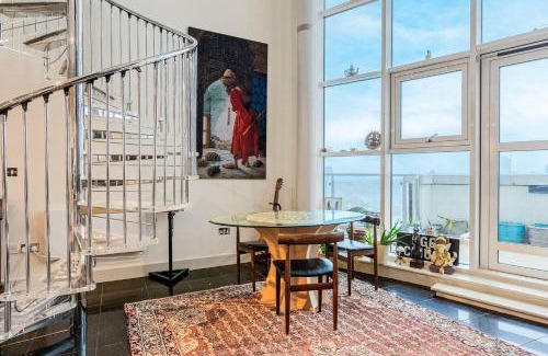 Island Gardens Apartment | London Canary Wharf Riverside Penthouse Apartment