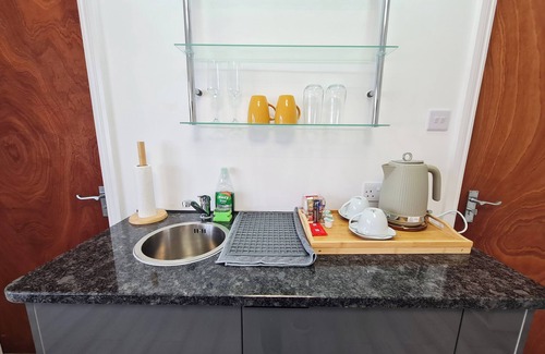 London Colney Apartment | London Colney serviced apartments with kitchenette, Hertfordshire