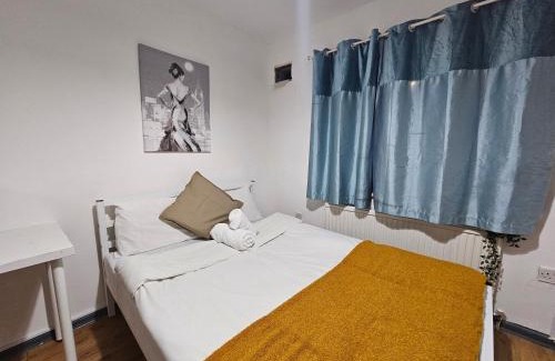 Lansbury House | London E14 Stay