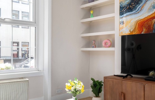 Camden Town with Primrose Hill Apartment | London Luxe | 4BR Executive Apartment