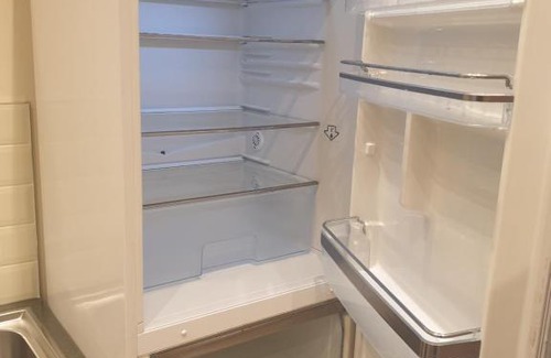Valentines Apartment | London Luxury Apartments 3 Bedroom Sleeps 8 with 3 Bathrooms 4 mins walk to tube free parking