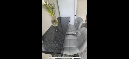 Thamesmead House | London - Sleeps 4 - Parking - Garden - PetFriendly