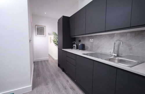 Watford Apartment | London/Watford modern 4-bedroom, great location