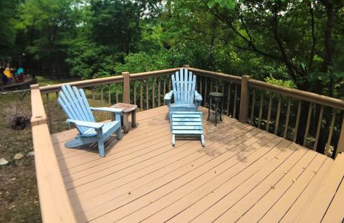 Eureka Springs House | Lone Star Lake House