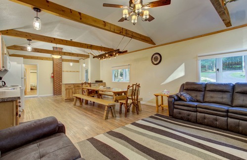 Laurelton Cabin | Lone Star Lodge+God's Creation