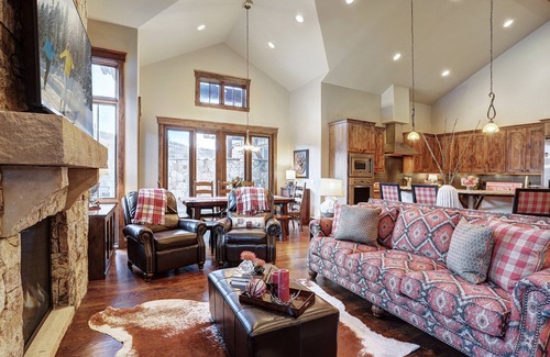 Fairmount On The River House | Lone Star Lodge: High End Property-On the River-Hot Tub & Private Ski Shuttle.