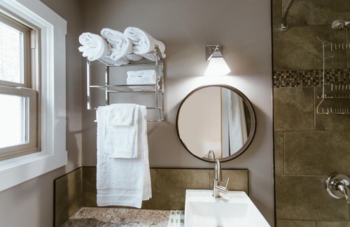 Rossland Hotel | Lone Star Motel