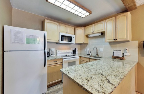 Brian Head Condo | Lone Star Retreat – Cozy 1-Bedroom Condo with Mountain Views in Brian Head