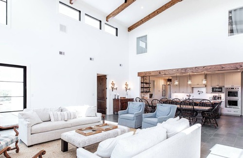 Brady Resort | Lone Star River Ranch- Large Luxury Venue for Conferences & Retreats - sleeps 44