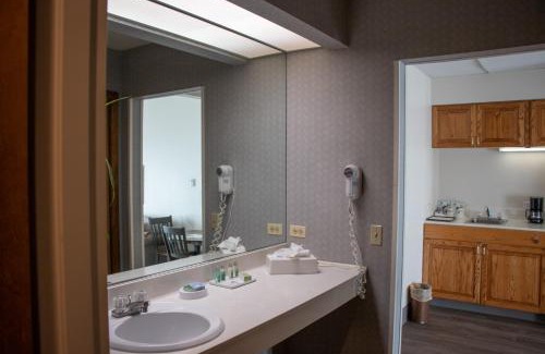 Lone Tree Resort | Lone Tree Golf Club and Hotel