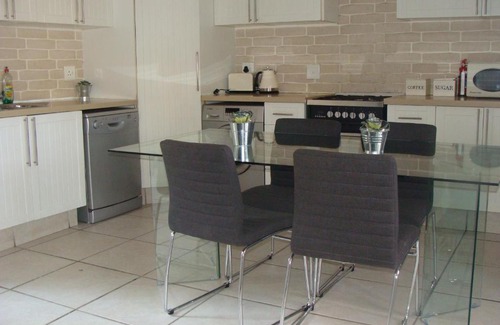 Lone Hill Apartment | Lonehill - Suite 2A