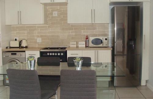 Lone Hill Apartment | Lonehill - Suite 2A