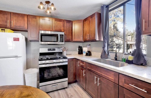 Big Bear Lake House | Lonepine Lakeside Resort Retreat by Big Bear Vacations