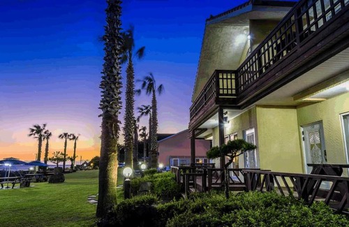 Namwon House | Long Beach Pension