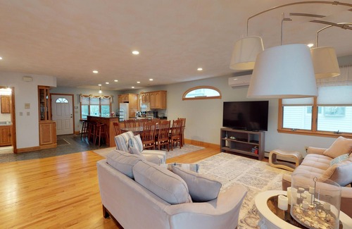 Gloucester House | Long Beach & Private Good Harbor Beach, Beautiful Luxury Home, Ext'd Famil