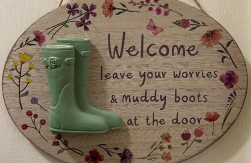 Long Eaton House | Long Eaton house sleeps 6 & double sofabed